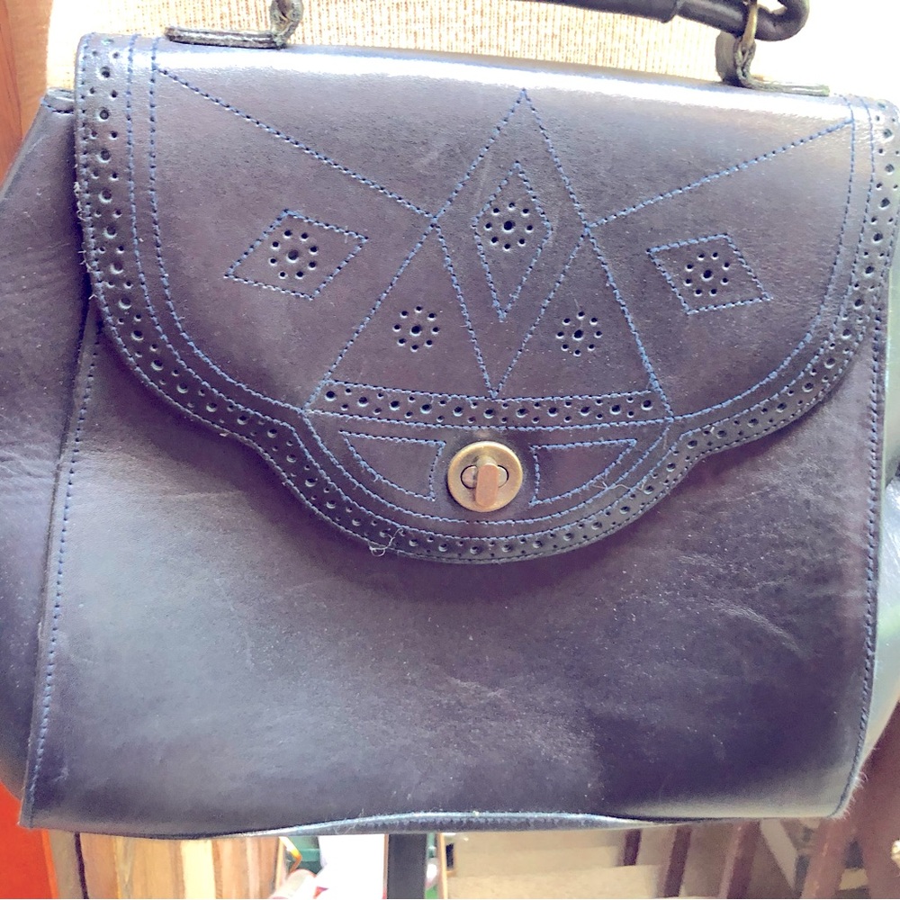Fabulous Navy Blue handbag, Perry Ellis Portfolio!